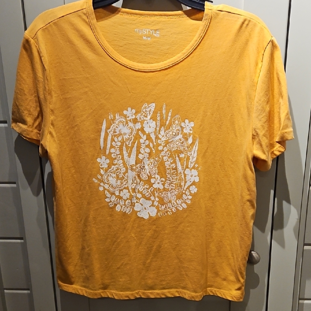 #187 Yellow Short Sleeve Tee With Graffic Butterfly Winderness Sz MEDIUM